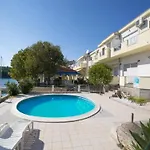 Cosy In With Bath Apartamento Obrovac