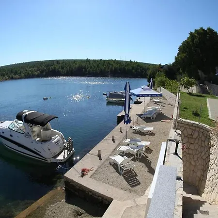 Apartment Cosy In Obrovac With Bath *