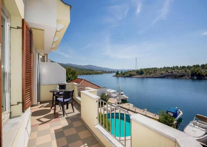 Apartment Cosy In Obrovac With Bath Obrovac