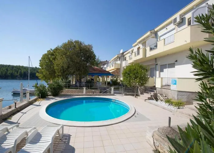 Cosy In Obrovac With Bath Apartment Obrovac