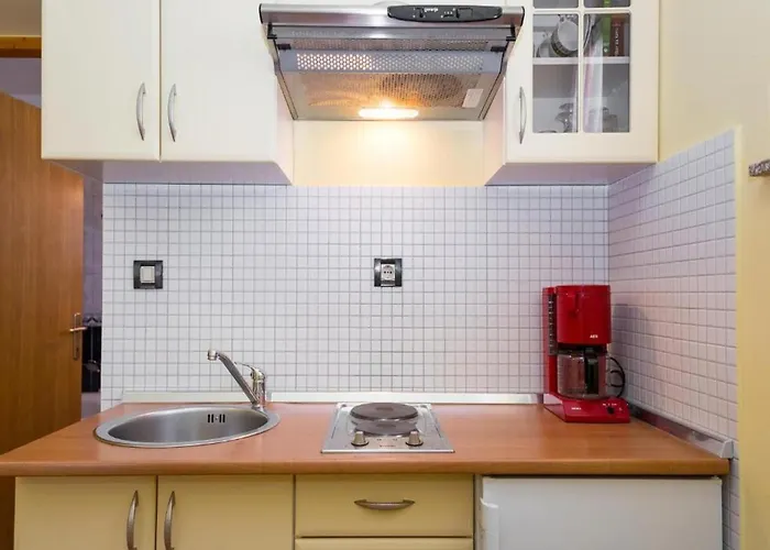 Cosy In Obrovac With Bath